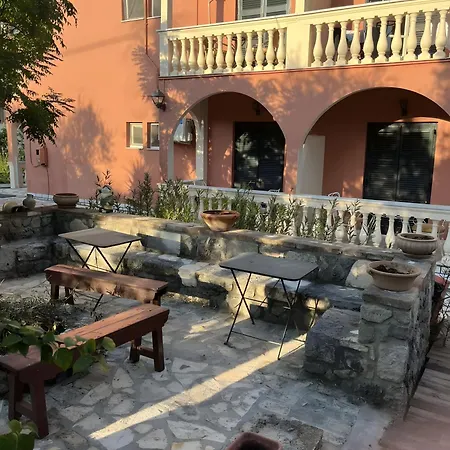 2br Balconies Pool 3 Гоувия